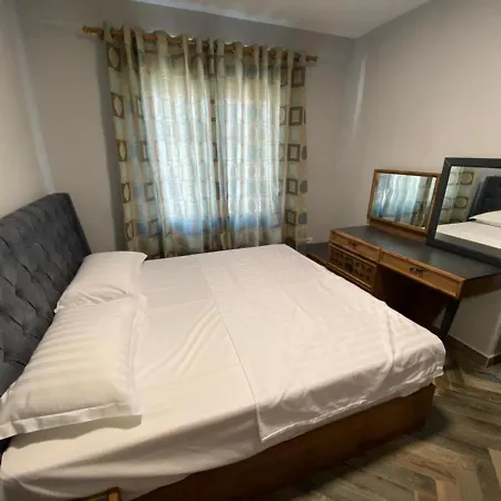 Sukaj Appartement *